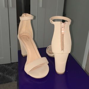 nude heels👡